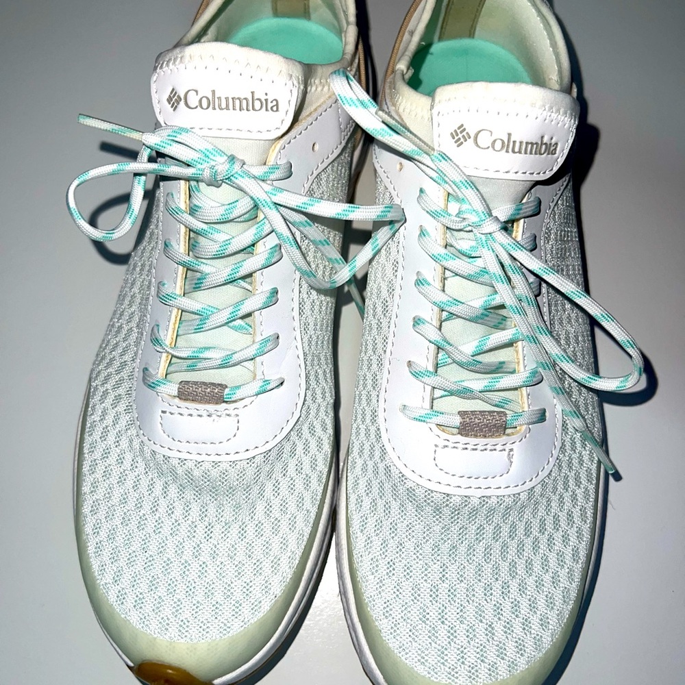 Columbia Women's White and Mint Sneakers